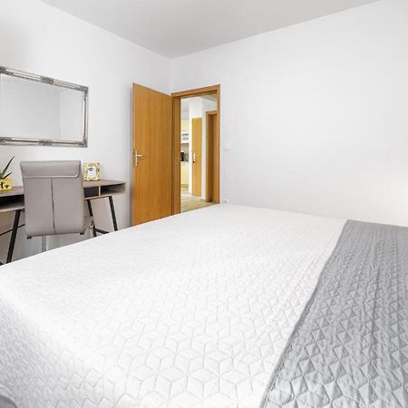 Apartments Vesna Vodice Exterior foto